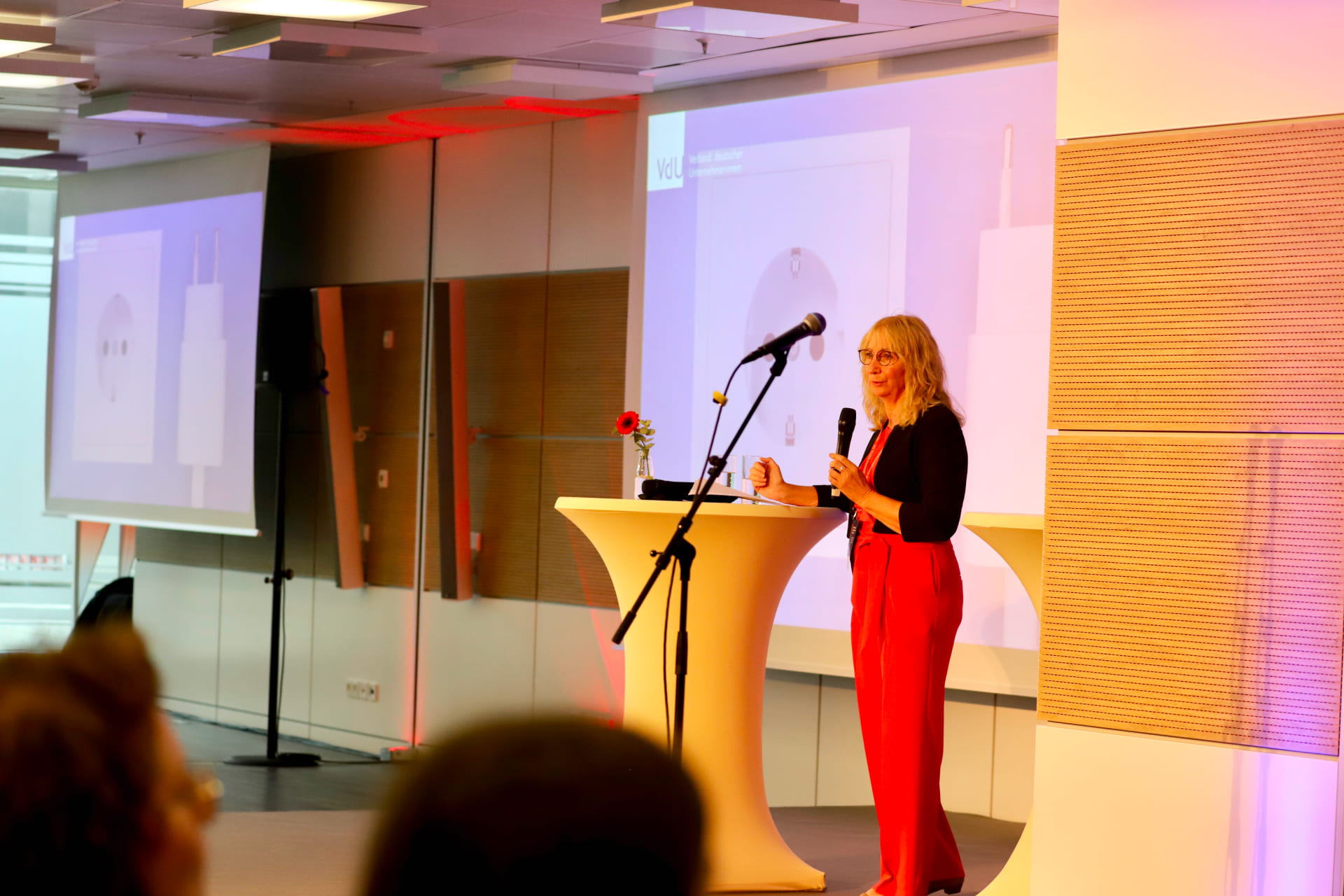 Unternehmerinnenkongress 2024 in Hannover: Netzwerken in der Sparkasse