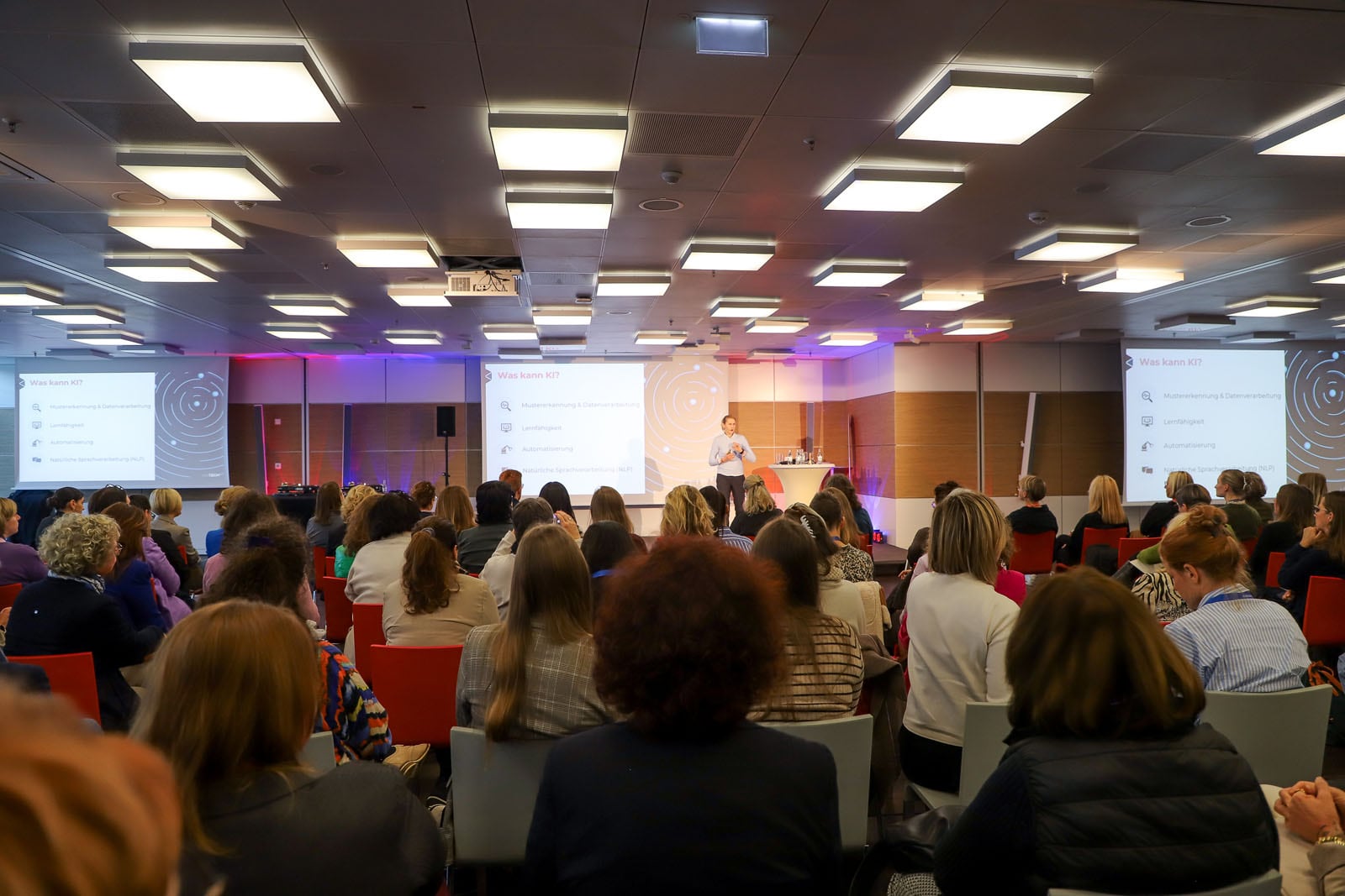 Unternehmerinnenkongress 2025 in Hannover: Netzwerken in der Sparkasse