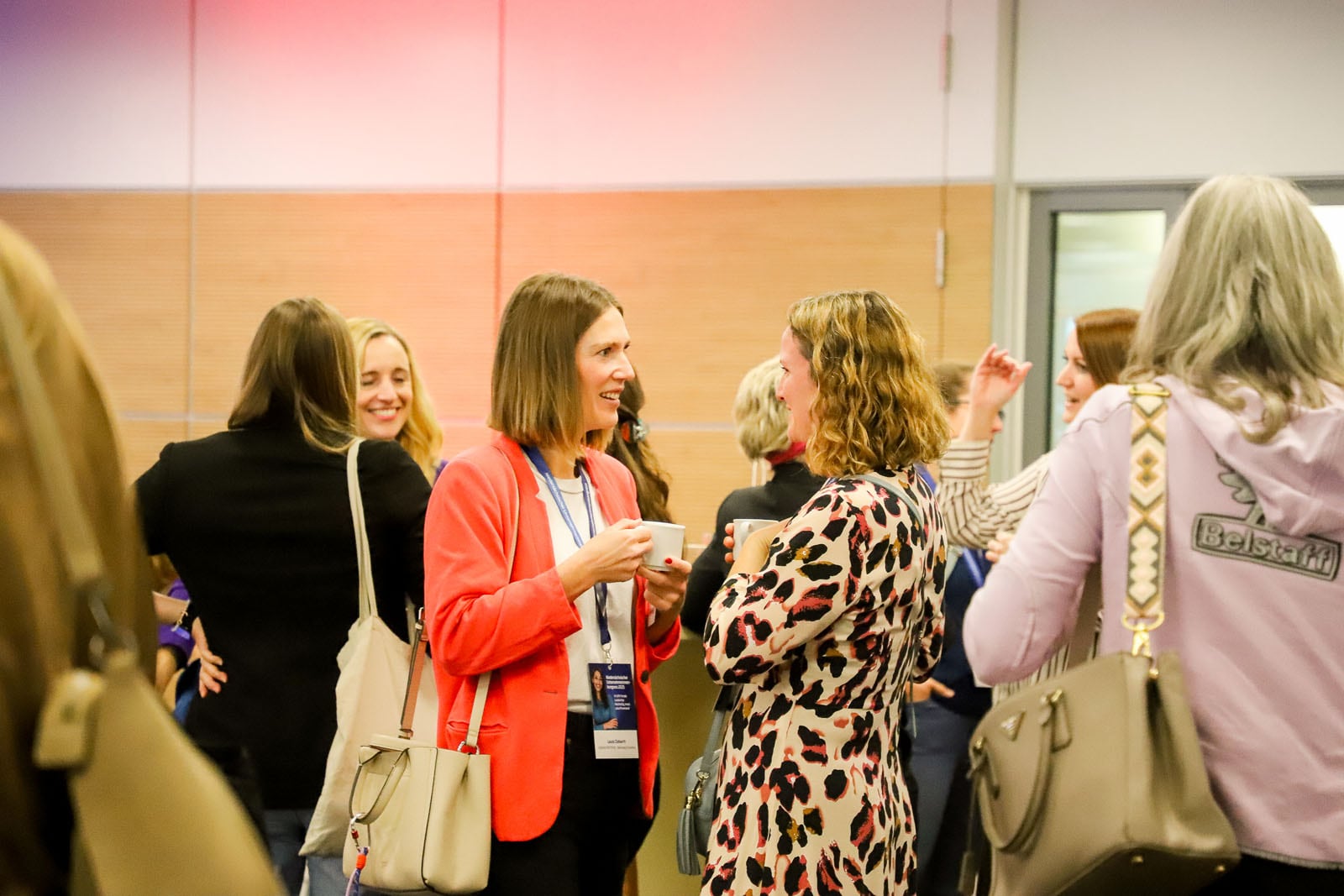 Unternehmerinnenkongress 2025 in Hannover: Netzwerken in der Sparkasse